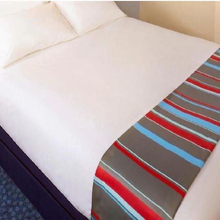 Travelodge Bracknell Kültér fotó